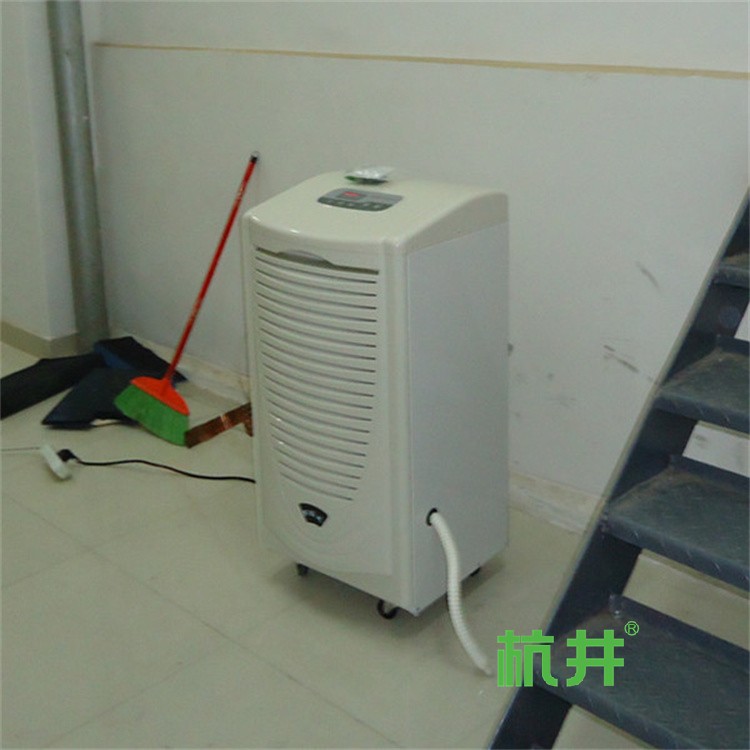 西乡塘区梅雨季潮气太重怎么办?就用抽湿器